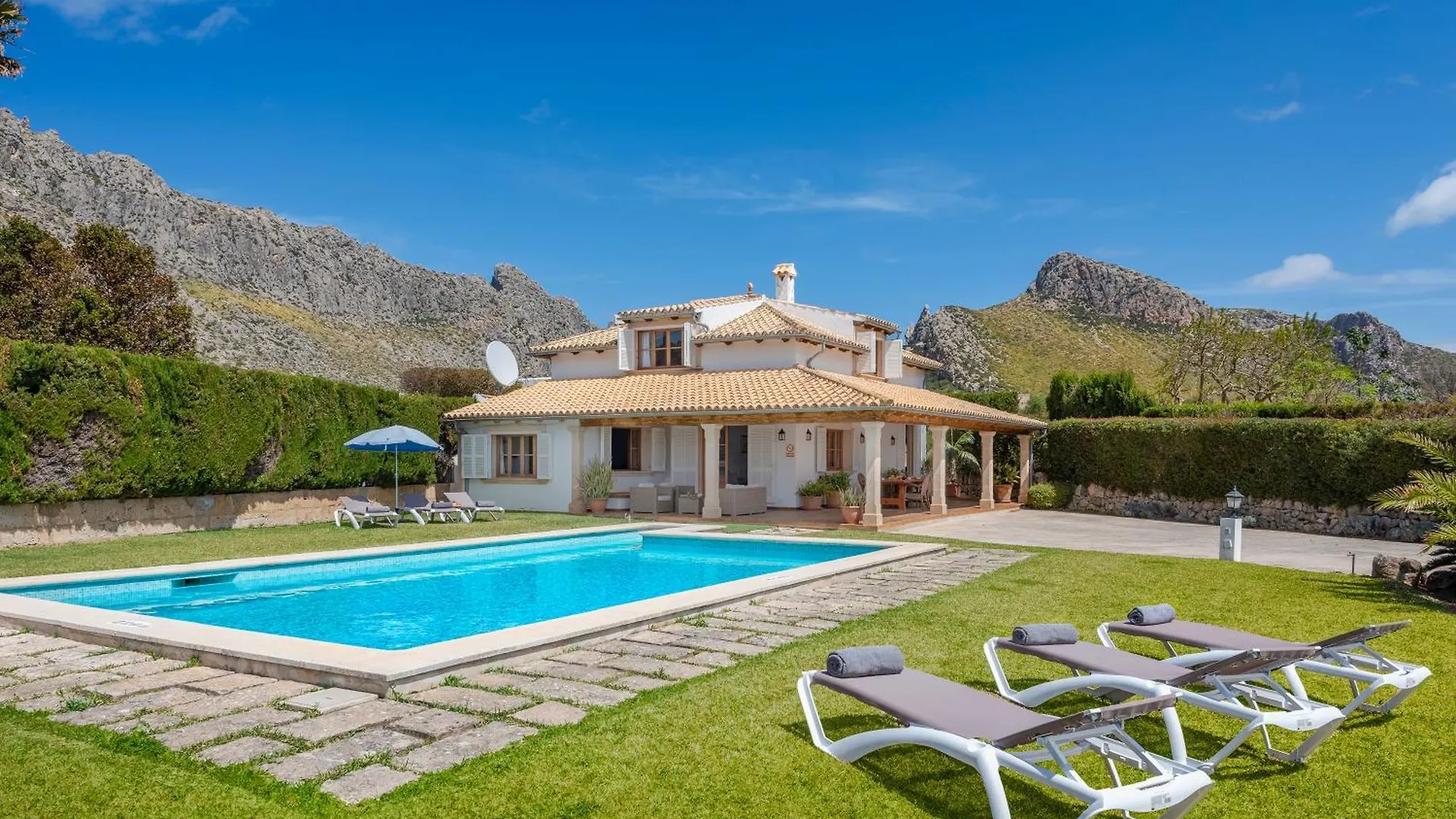 Villa D'Arbres - Stunning Mountain Views Port de Pollença Spanje